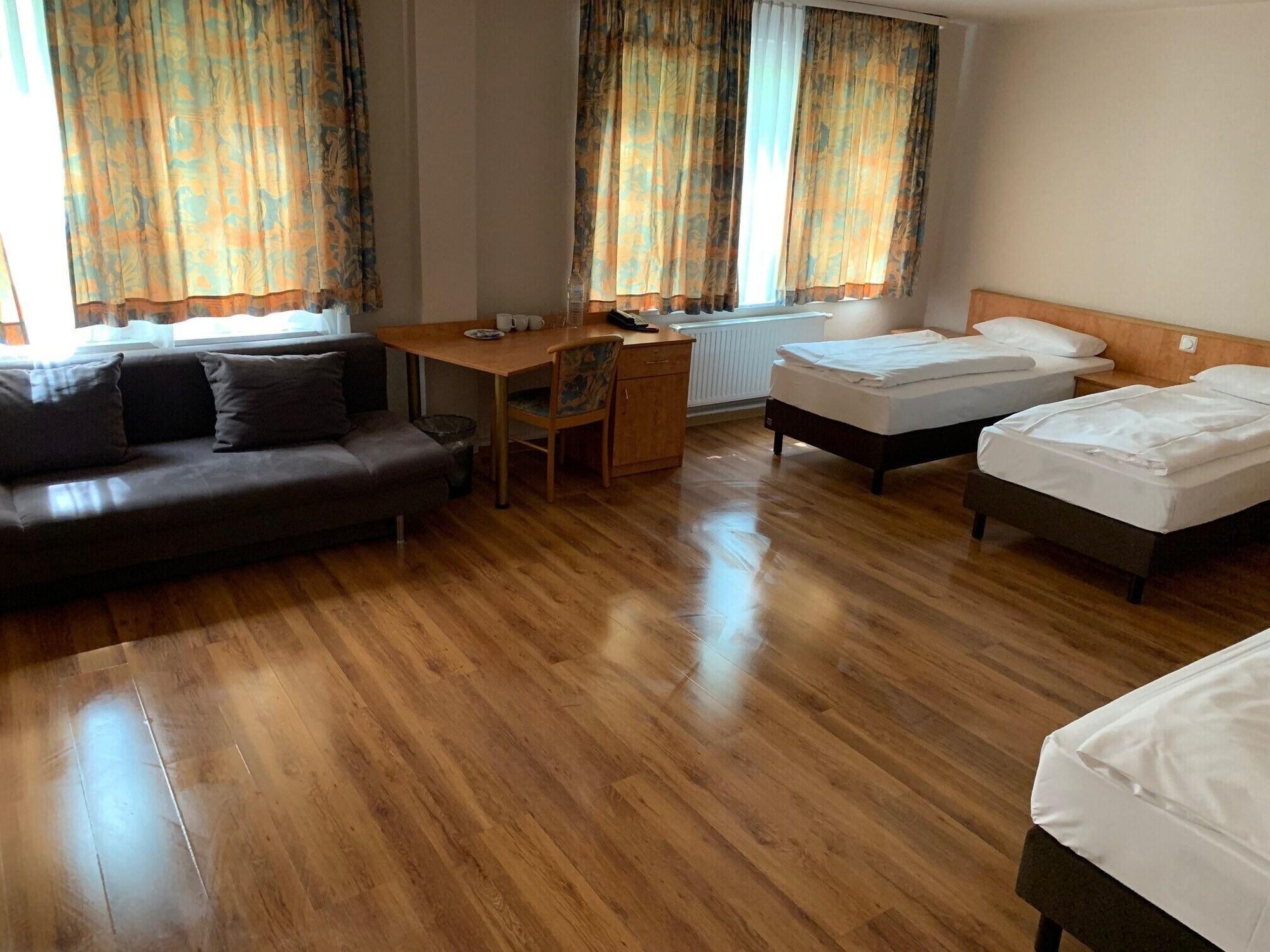 Hotel Am Kurfuerstenplatz - Messe فرانكفورت المظهر الخارجي الصورة