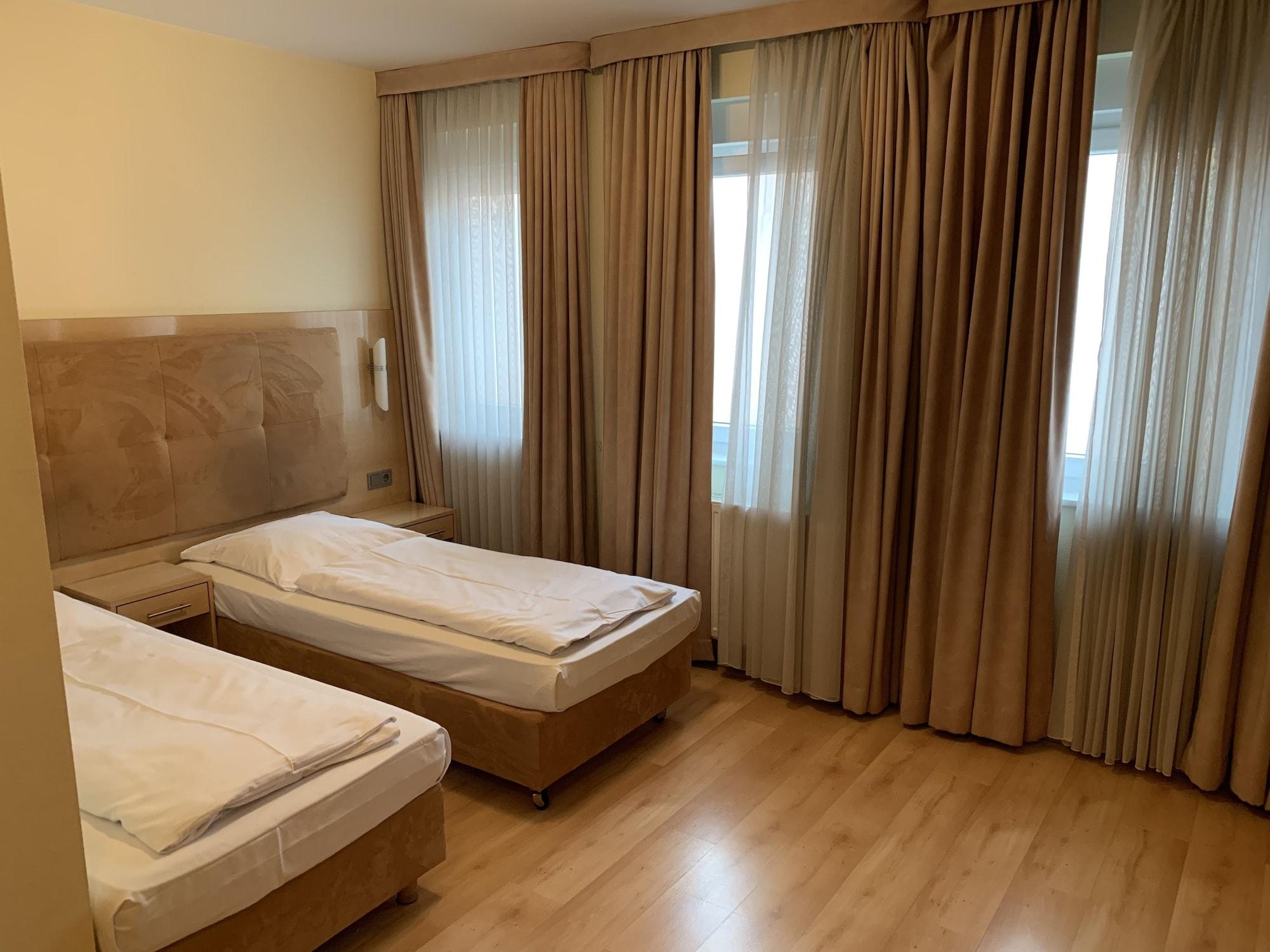 Hotel Am Kurfuerstenplatz - Messe فرانكفورت المظهر الخارجي الصورة