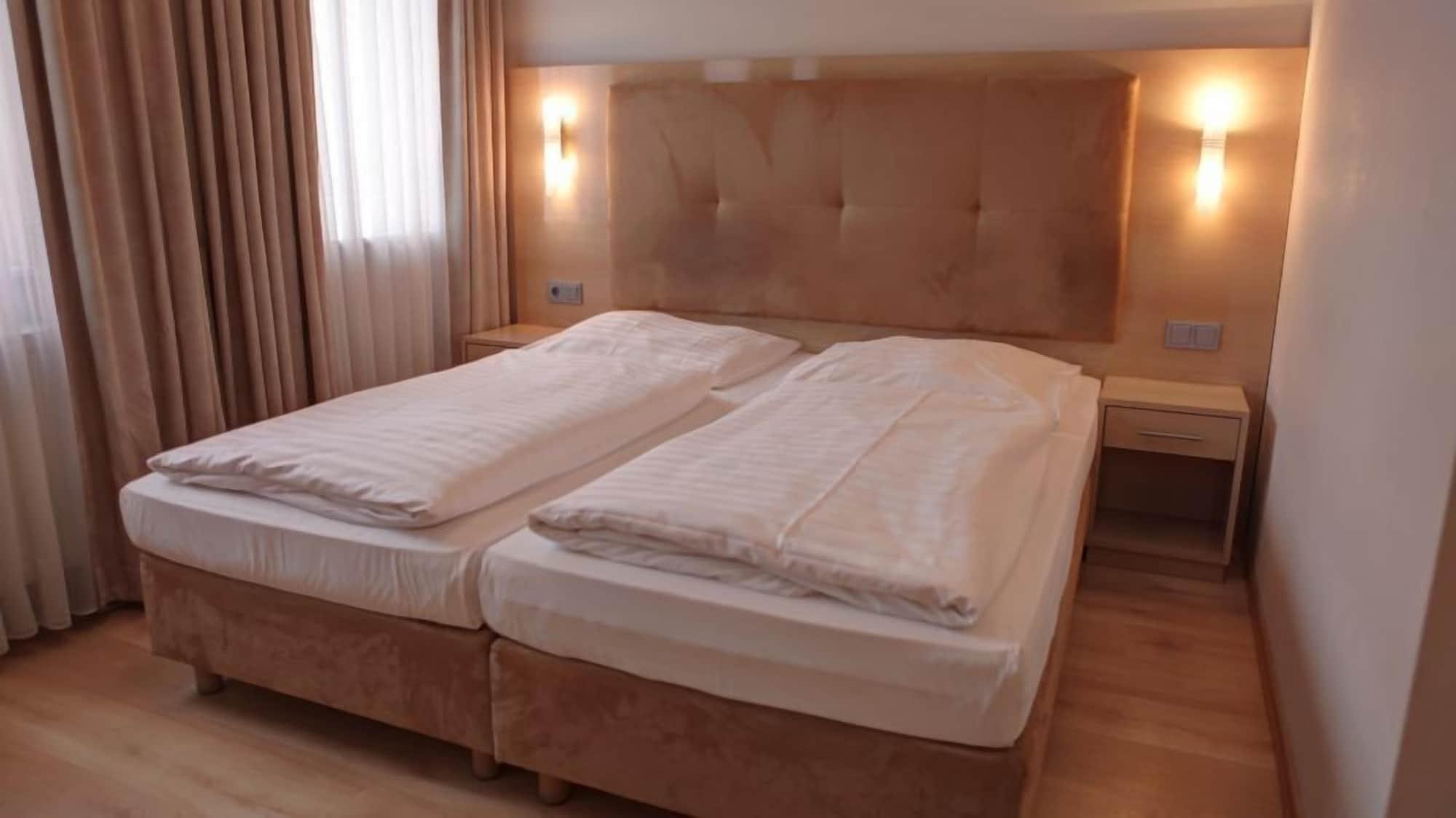 Hotel Am Kurfuerstenplatz - Messe فرانكفورت المظهر الخارجي الصورة