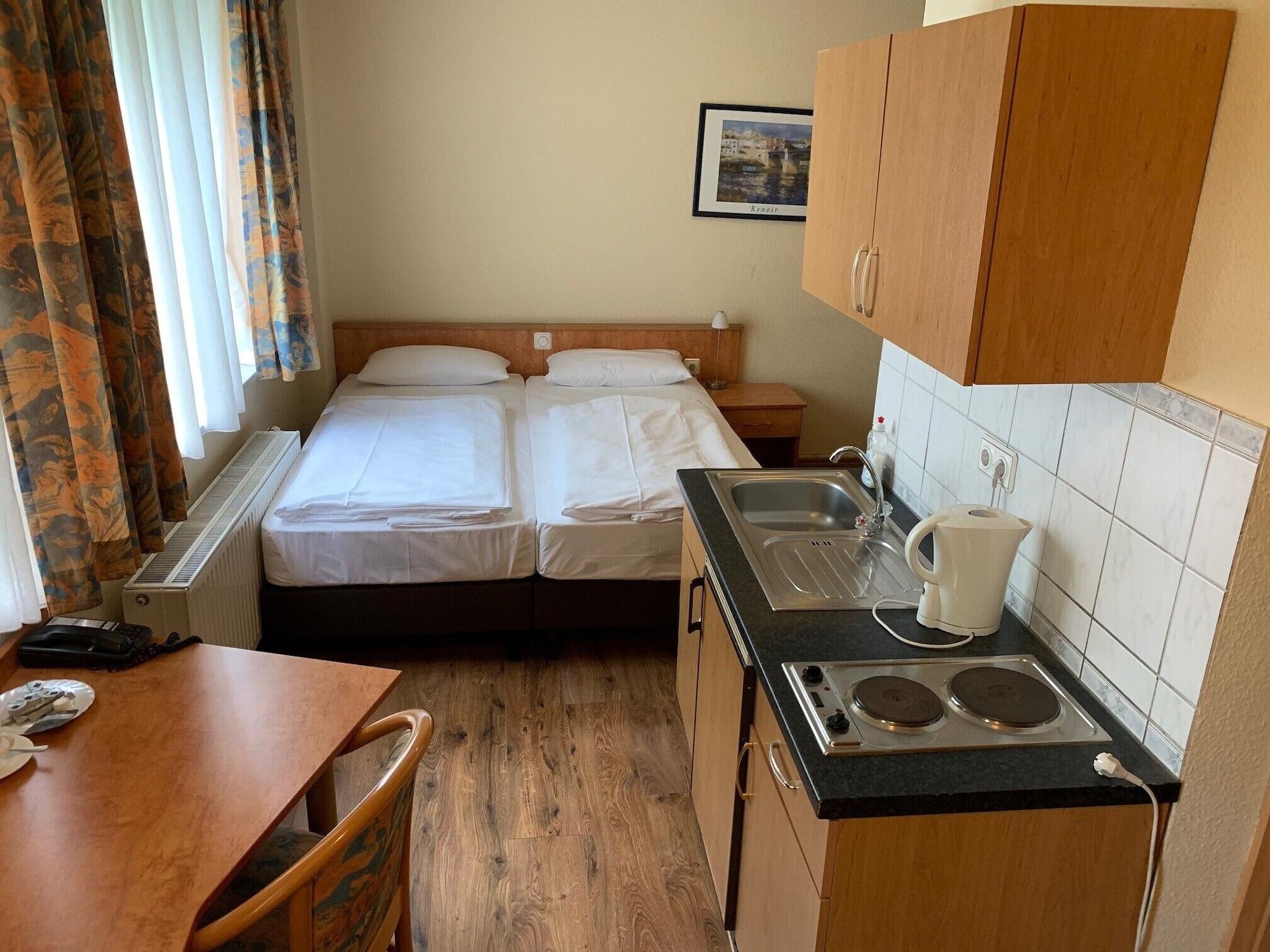 Hotel Am Kurfuerstenplatz - Messe فرانكفورت المظهر الخارجي الصورة