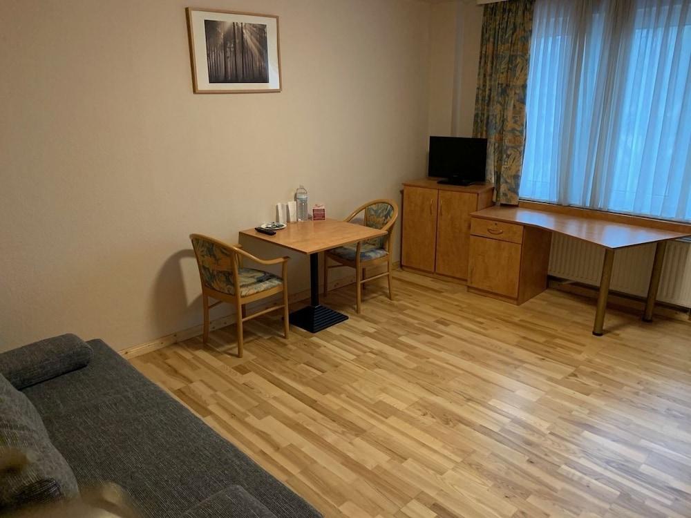Hotel Am Kurfuerstenplatz - Messe فرانكفورت المظهر الخارجي الصورة